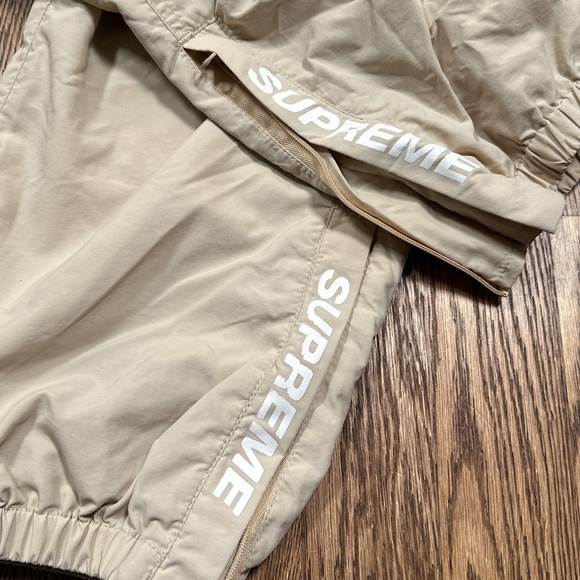 Supreme Nylon Ankle Zip Logo Warmup Training Pants Light Beige Tan Mens Medium - Picture 5 of 13